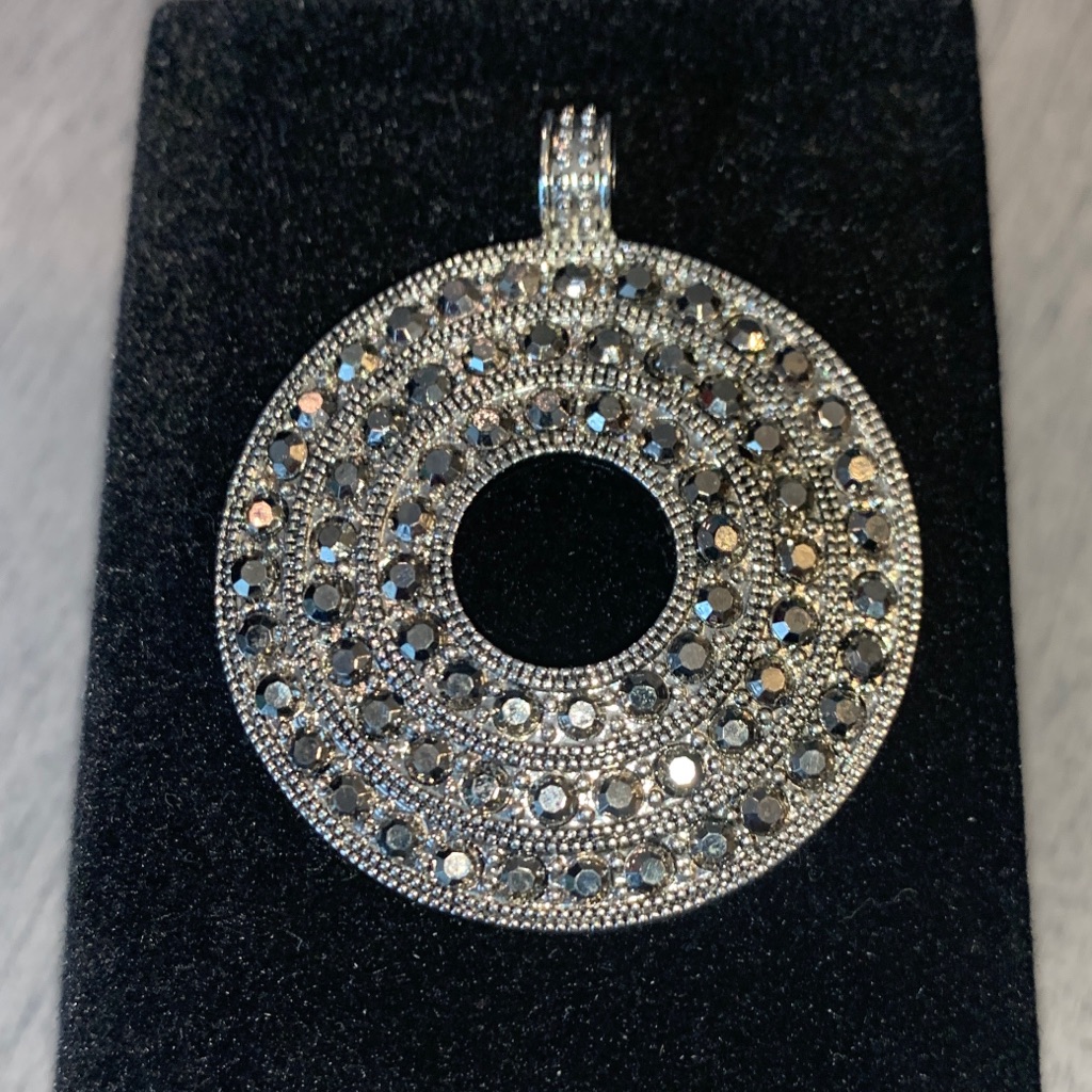 Vintage Silver & Black Stone Pendant & Earring Set